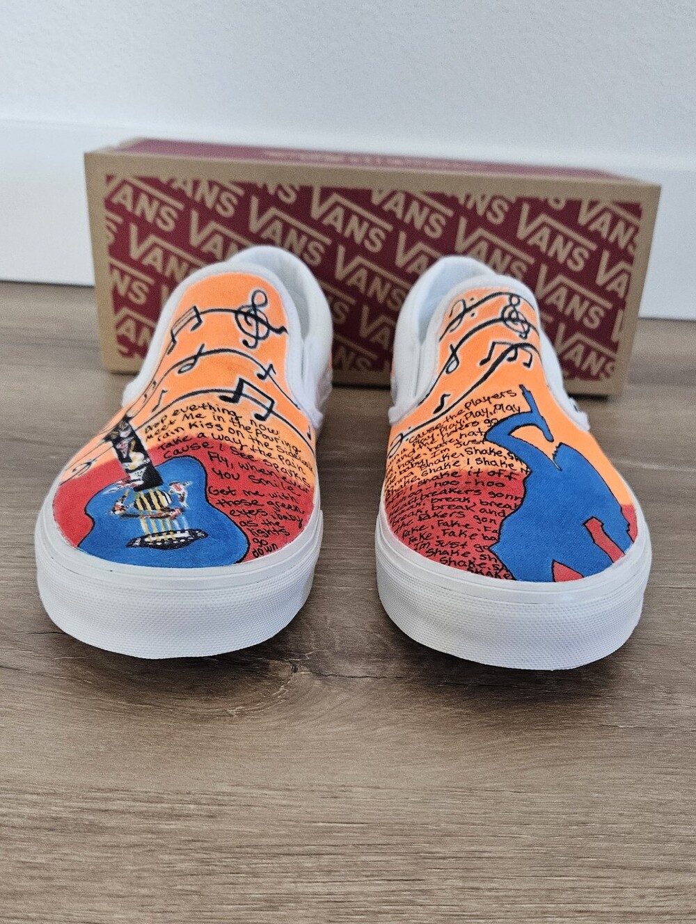 Taylor Swift Hand Crafted Shoes Men's Size 9 - Picture 3 of 11